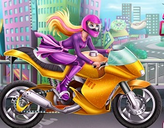 Игра Барби шпион починить мотоцикл